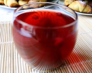 อาหารรัสเซีย Kompot (traditional berry drink)
